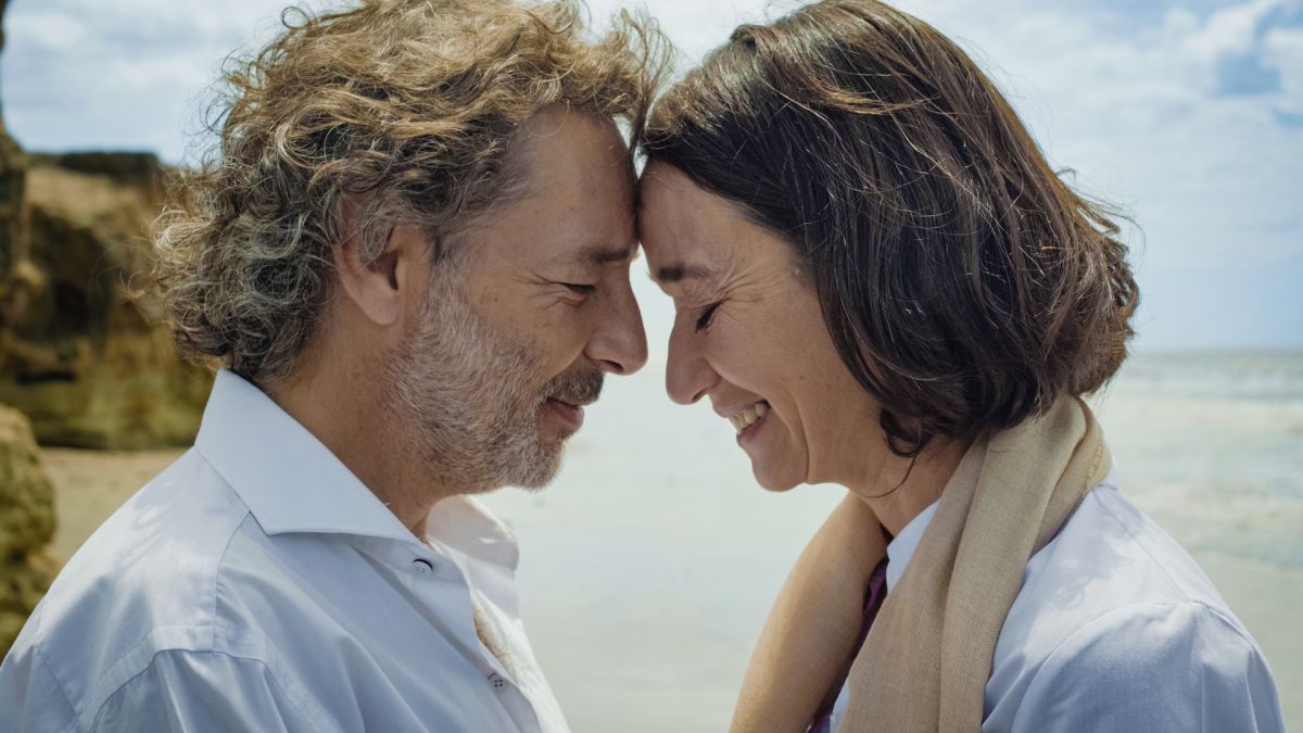 Crítica de “Cenizas al mar”, surrealismo y redención con Fabián Vena