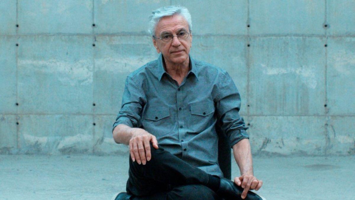 Crítica de “Narciso em Férias”, la dictadura brasileña en la piel de Caetano Veloso