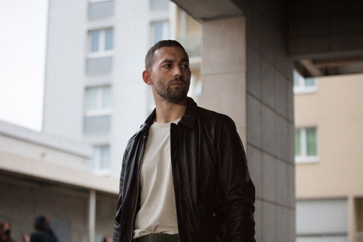 Crítica de "Atenea", Romain Gavras y la estilización de la violencia para resaltar los discursos de odio