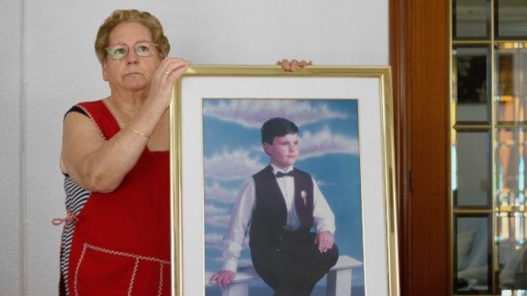 Crítica de "Canto cósmico". Niño de Elche", retrato anticonvencional del "enfant terrible" de la música española