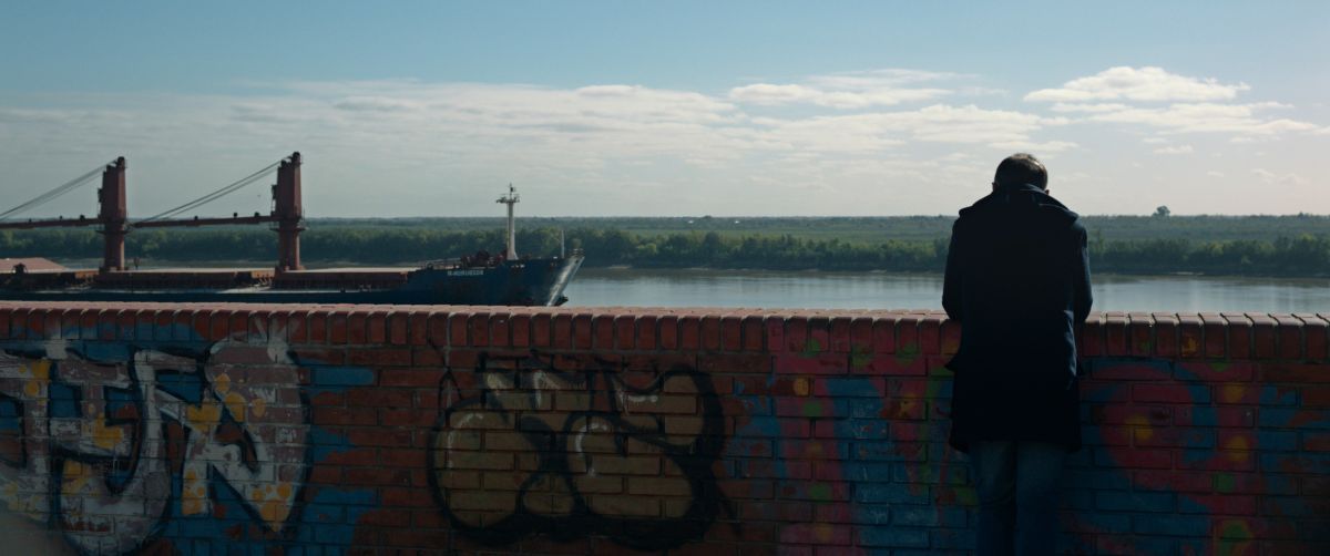 Crítica de "Perros del viento", regreso a las raíces con Luis Machín