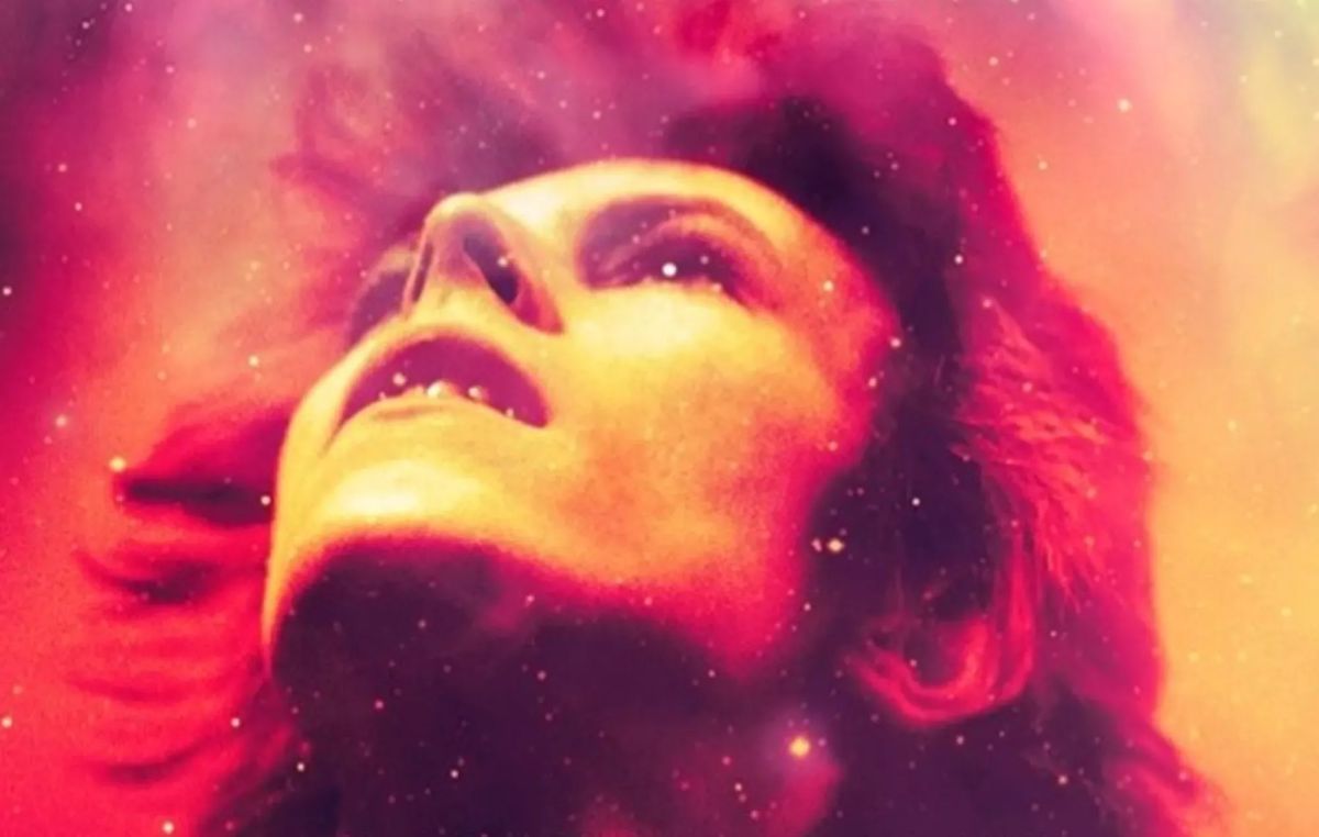 Crítica de "Moonage Daydream", David Bowie y el caleidospio de Brett Morgen