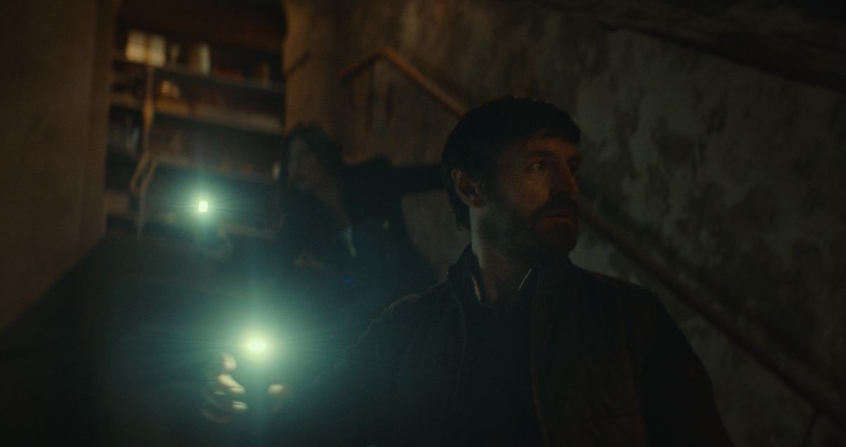 Crítica de "Escalera al infierno", terror sobrenatural con Elisha Cuthbert