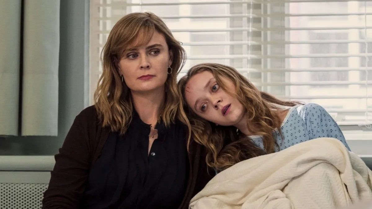 Crítica de "El diablo en Ohio", culto satánico con adolescentes en un abordaje LGBTQI+