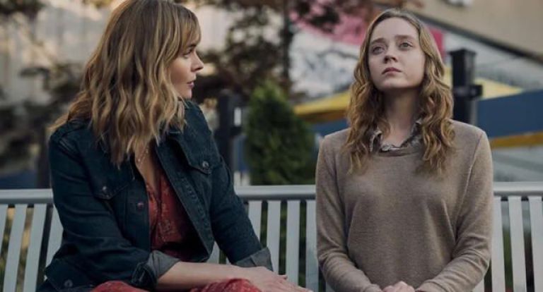 Crítica de "El diablo en Ohio", culto satánico con adolescentes en un abordaje LGBTQI+