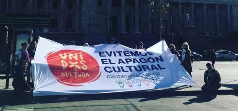 El frente Unidxs por la cultura se moviliza al Congreso en defensa de las #AsignacionesEspecíficas 