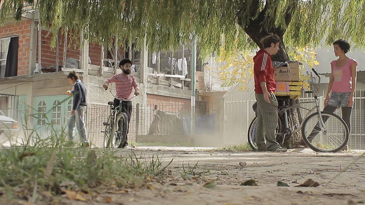 Crítica de "La provisoria", dramedy urbano  y coral de Melina Fernández da Silva y Nicolás Meta