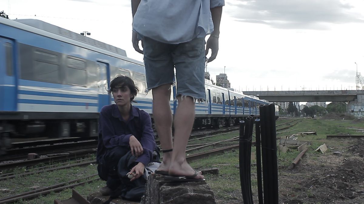 Crítica de "La provisoria", dramedy urbano  y coral de Melina Fernández da Silva y Nicolás Meta