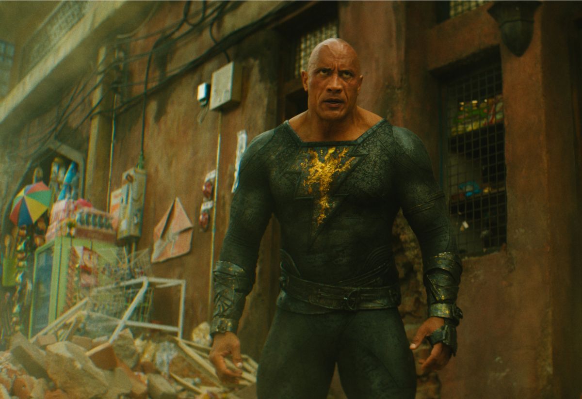 Crítica de "Black Adam":  Dwayne Johnson en la película que da origen al personaje de la historieta