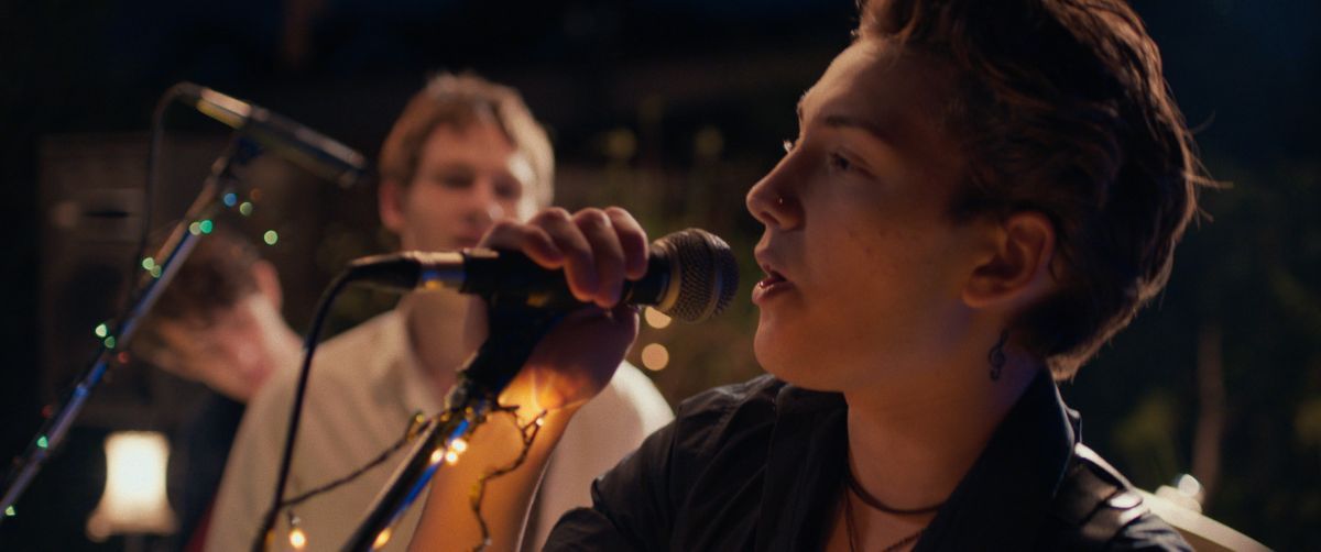 Crítica de "Sublime",  notable debut de Mariano Biasin con un bromance