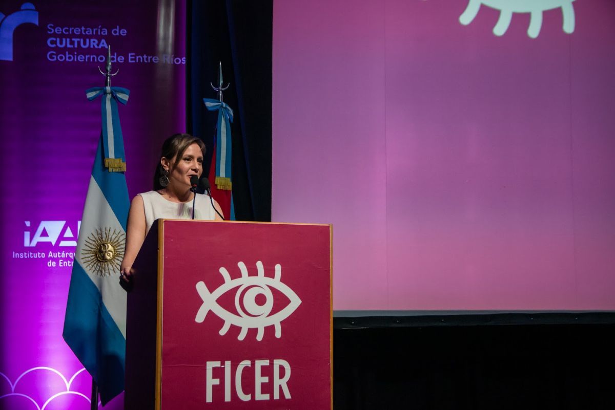 Con una sala repleta para ver "Argentina, 1985", dio inicio la 4 edición del FICER