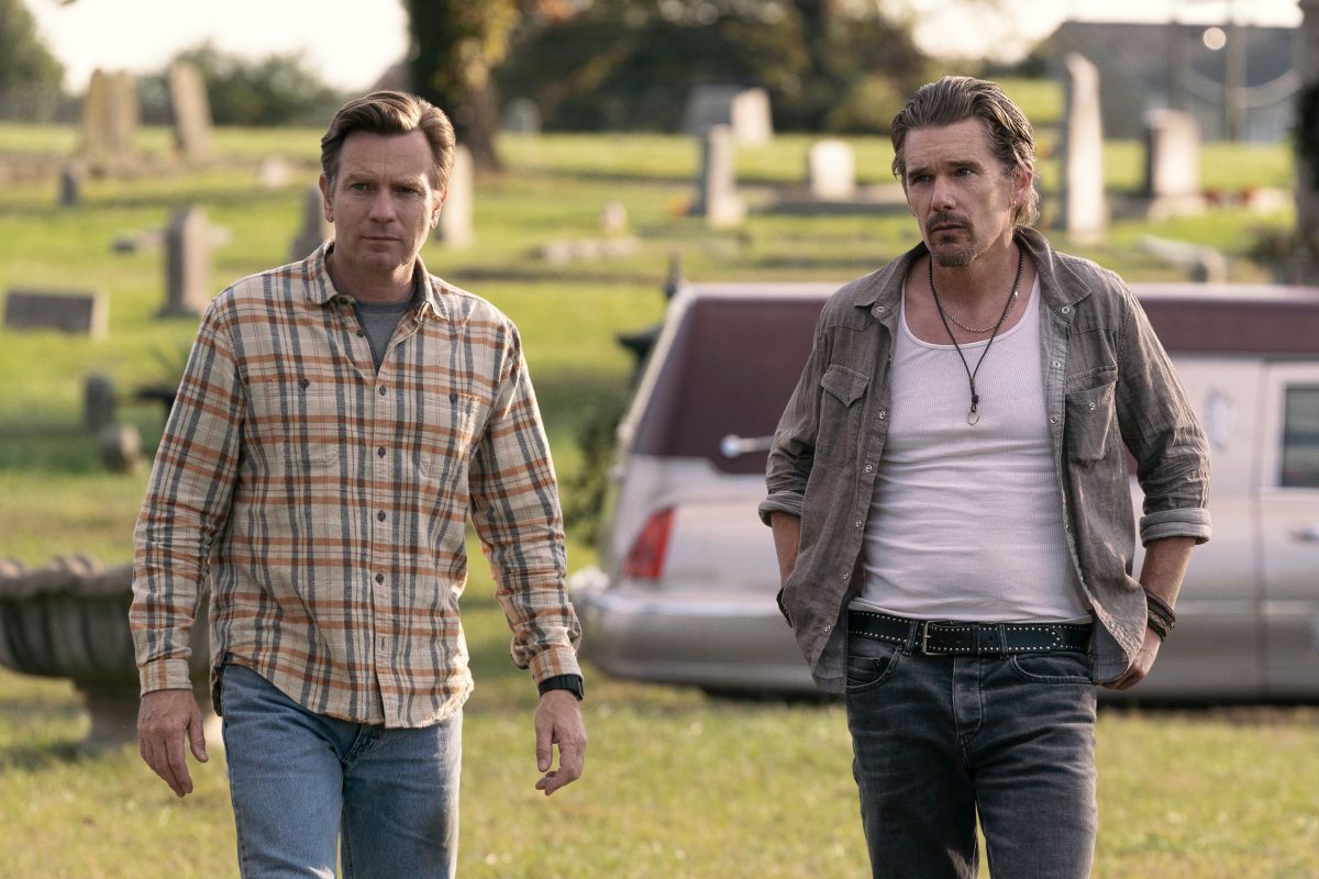 Crítica de “Raymond & Ray” un viaje tragicómico con Ethan Hawke y Ewan McGregor