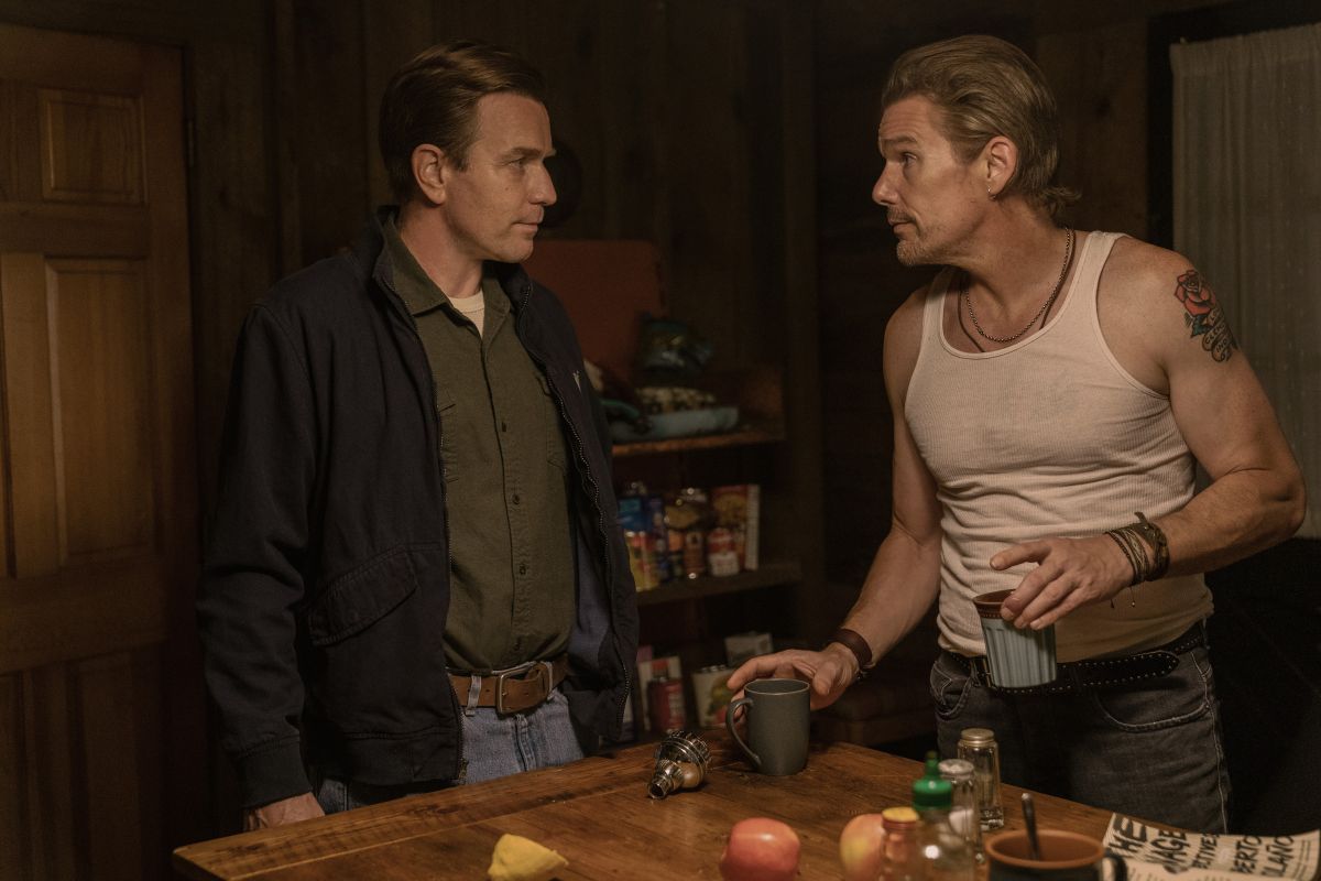 Crítica de “Raymond & Ray” un viaje tragicómico con Ethan Hawke y Ewan McGregor