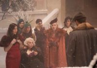 Crítica de "7 mujeres y un misterio", remake italiana sin mucho riesgo y con sororidad de "8 mujeres" de Ozon