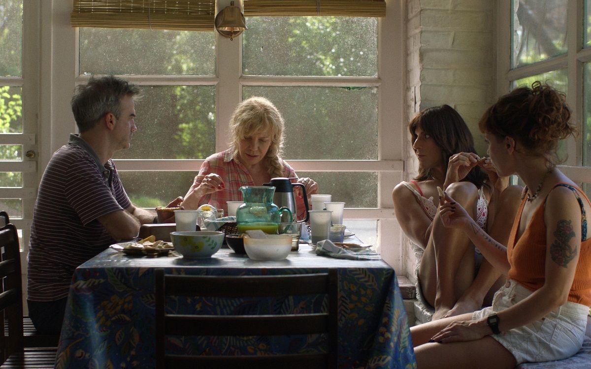 Crítica de "Las fiestas", el drama familiar de Cecilia Roth, Daniel Hendler y Dolores Fonzi