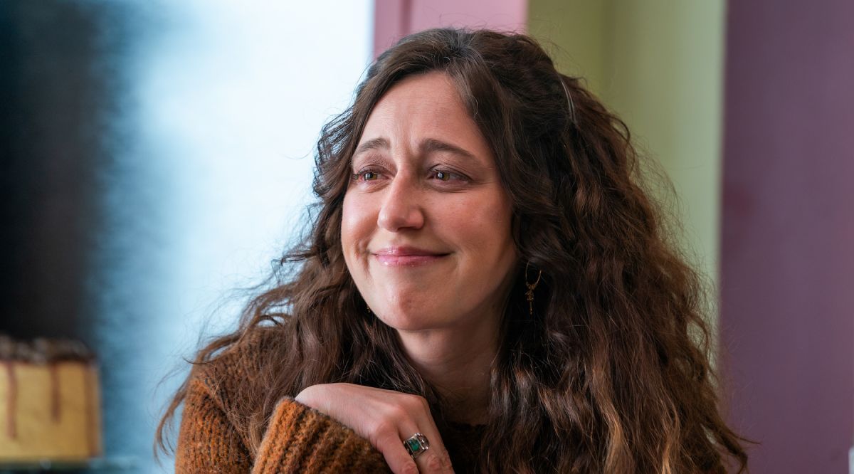 Crítica de “Un vecino gruñón”, Tom Hanks y la mexicana Mariana Treviño en otro relato inspirador