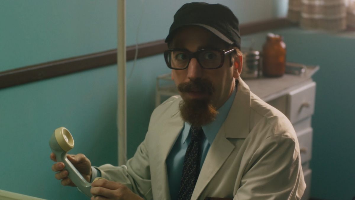 Crítica de “El método Tangalanga”, la comedia ingenua de los chistes telefónicos