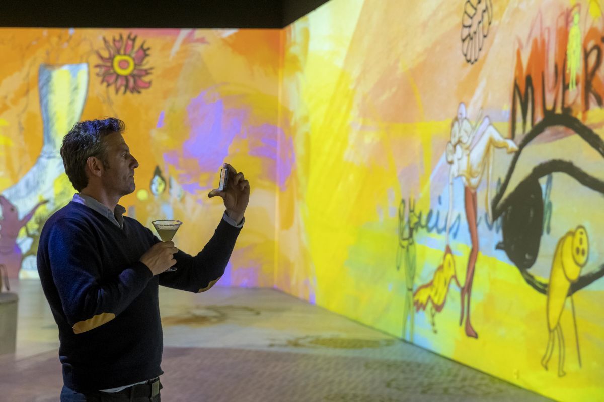 "Vida y Obra de Frida Kahlo", la muestra inmersiva de la artista mexicana en Buenos Aires