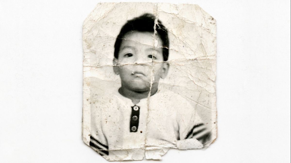 Crítica de "¿Qué hago en este mundo tan visual?", Manuel Embalse y un ensayo sobre la ceguera 