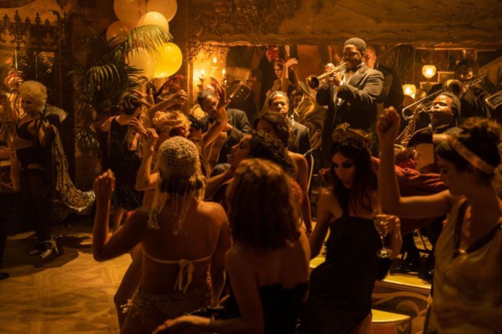 Crítica de "Babylon", los excesos y el desborde de Hollywood por el controvertido Damien Chazelle