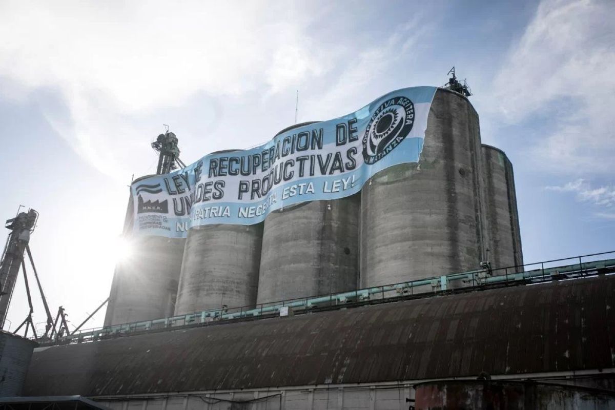 Estreno de la serie "Las cosas que hay que hacer para trabajar" de Patricio Escobar