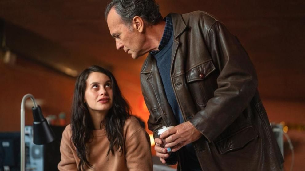 Crítica de "La chica de nieve", lograda adaptación de la novela de Javier Castillo al formato serial