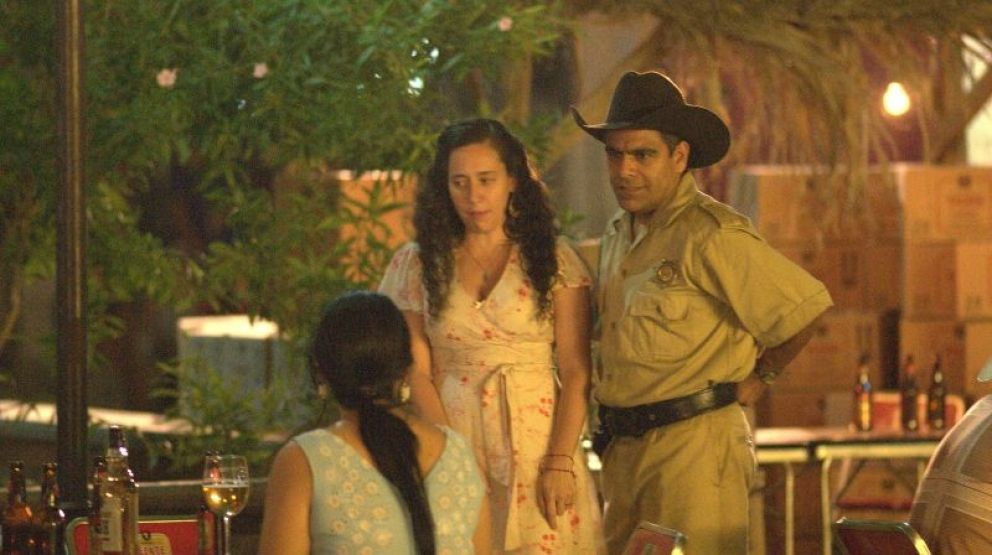 Crítica de "Polvo", polémica historia con el narcomexicano de fondo