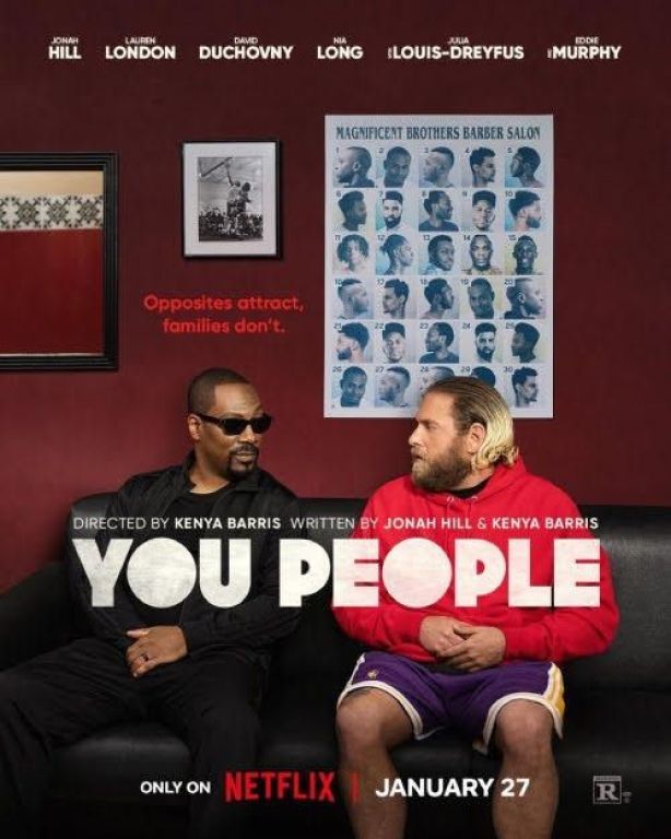 Crítica de "Ustedes", Jonah Hill, Julia Louis-Dreyfus y Eddie Murphy salvan una comedia destinada al olvido