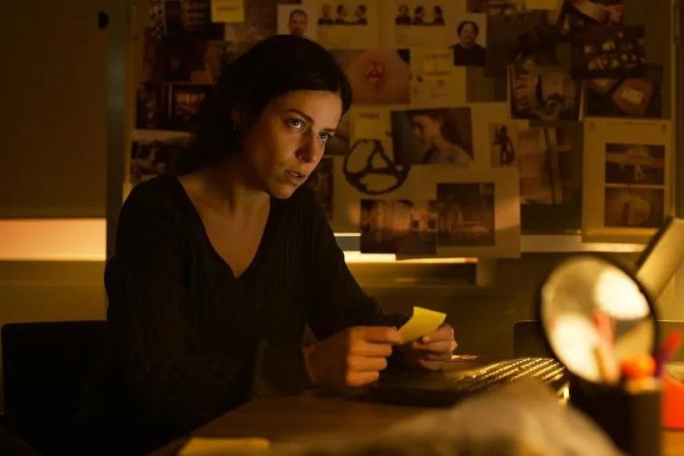 Crítica de "Infiesto", Patxi Amezcua y un efectivo thriller paranoico con la pandemia de fondo