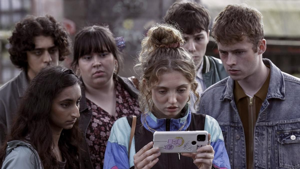 Crítica de "Red Rose", horror cibernético a lo "Black Mirror"