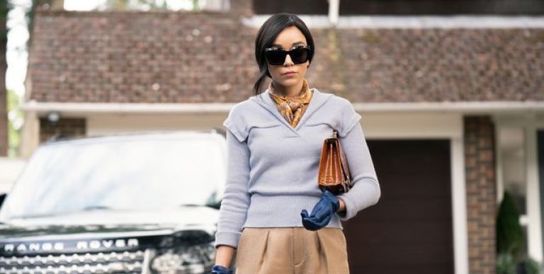 Crítica de "Los extraños", una película cínica que se regodea en aquello que desea críticar