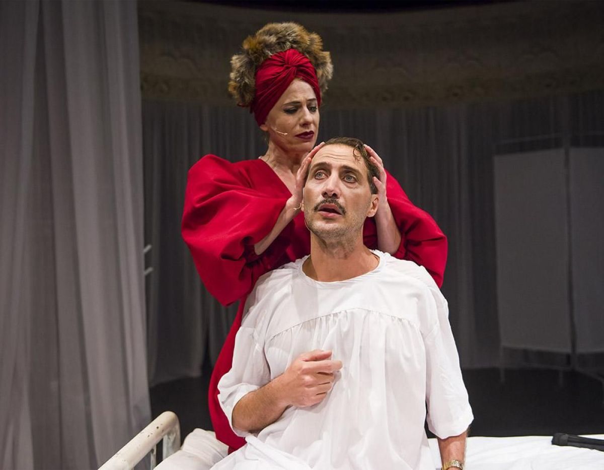 Crítica de "Elsa Tiro", Luciano Cáceres y Gonzalo Demaría en una obra de teatro que cruza a Eugene O'Neill  con el primer film porno argentino