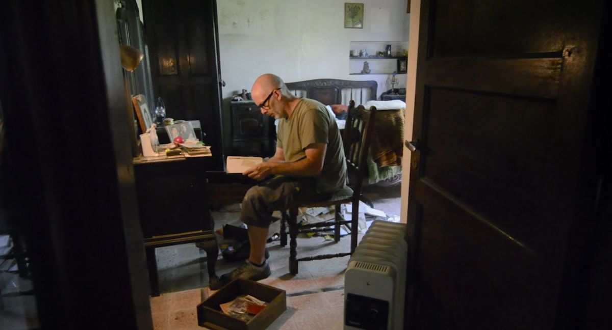 Crítica de  "La casa de los tíos", un documental sobre la familia, la pérdida y el pasado de Verónica Rossi 