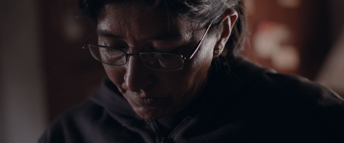 Crítica de "Entrecerros", el desarraigo cultural según Leonardo Cauteruccio