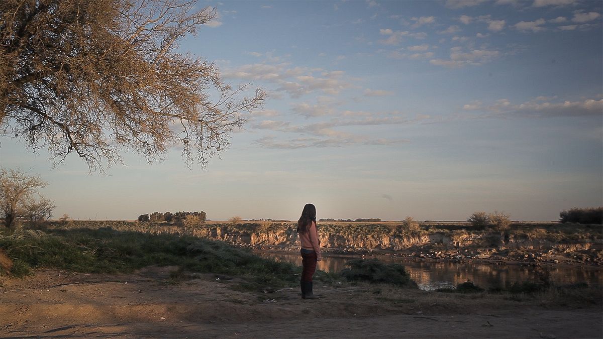 Crítica de "Trenque Lauquen", geografía donde perderse, mapa para encontrarse