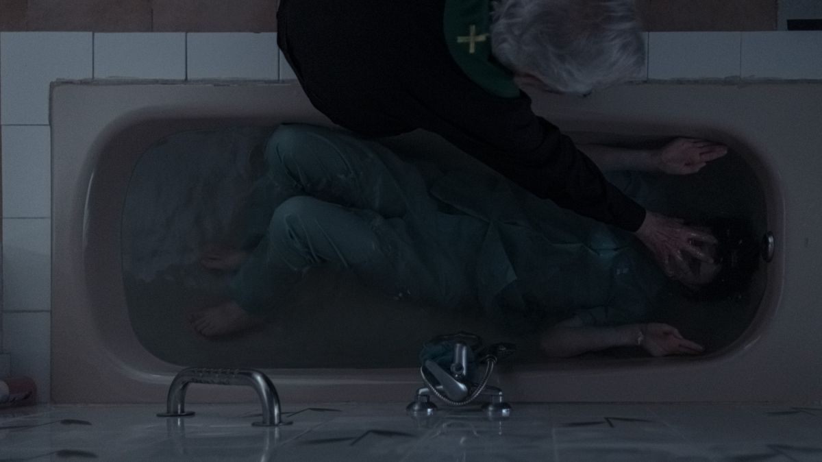 Crítica de “13 exorcismos”, José Sacristán en un exorcismo innecesario