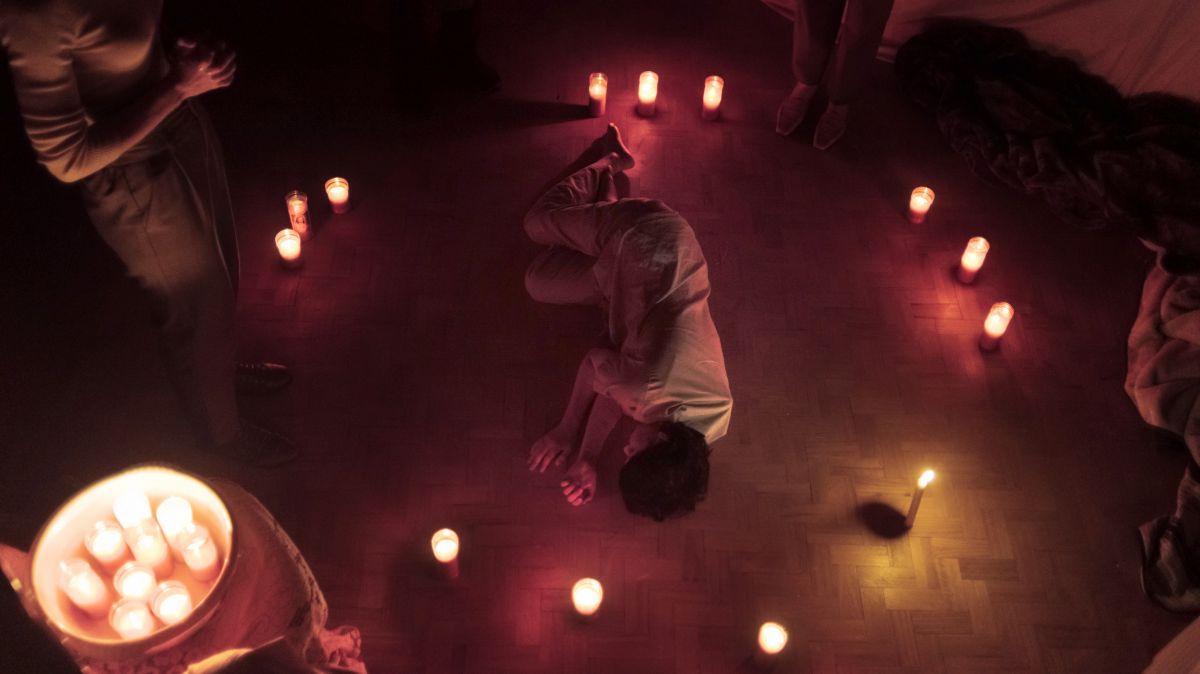 Crítica de “13 exorcismos”, José Sacristán en un exorcismo innecesario