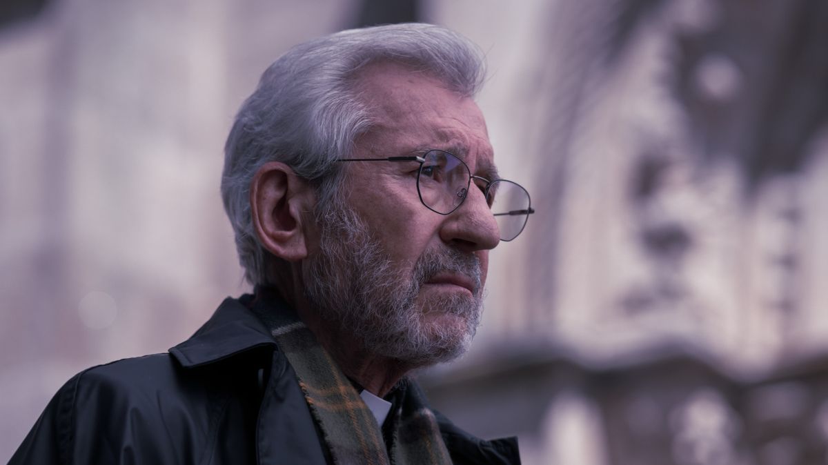 Crítica de “13 exorcismos”, José Sacristán en un exorcismo innecesario