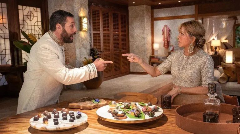 Crítica de "Misterio a la vista", Adam Sandler y Jennifer Aniston en la secuela de "Misterio a bordo"