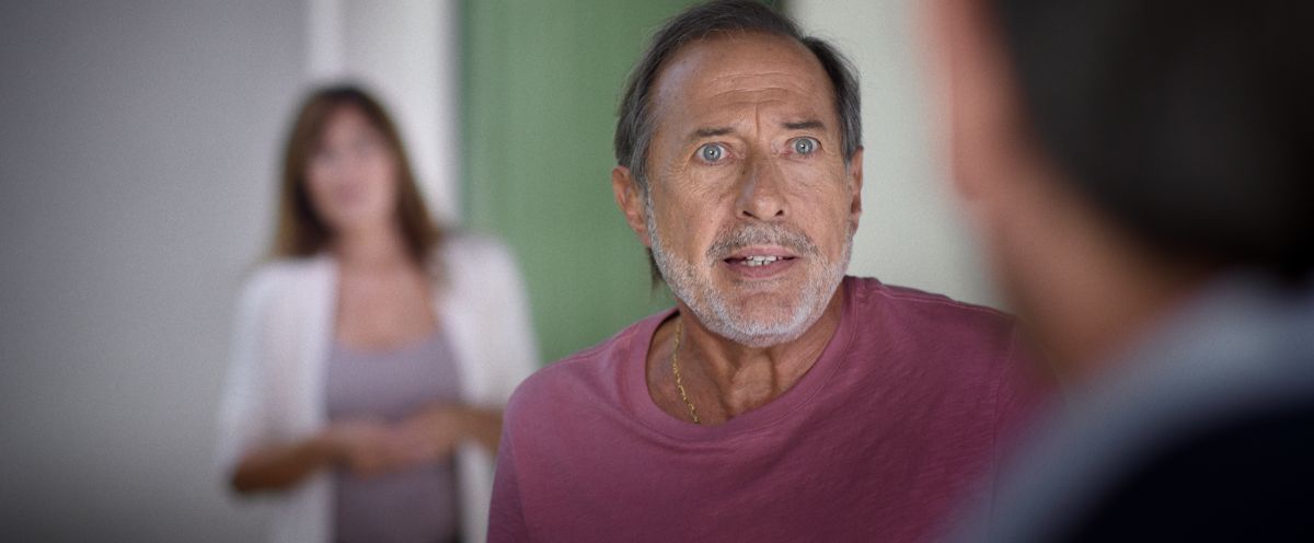 Crítica de “La extorsión”, tensión en el aeropuerto con Guillermo Francella