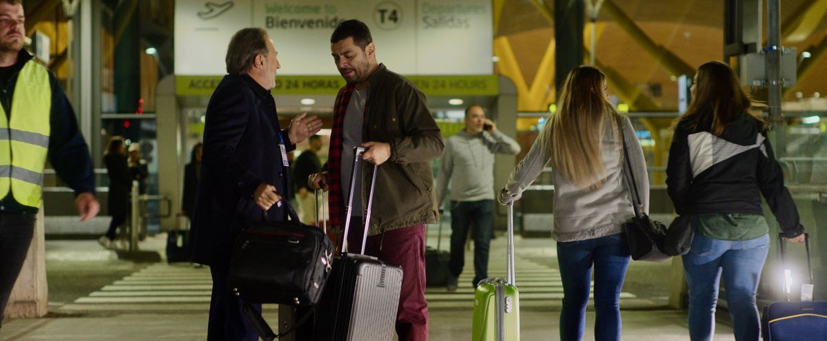 Crítica de “La extorsión”, tensión en el aeropuerto con Guillermo Francella