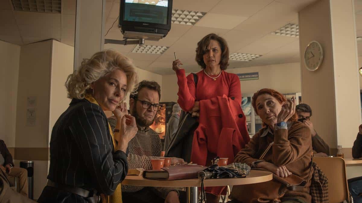 Crítica de "Fenómenas", una película sin rumbo entre la comedia y el terror