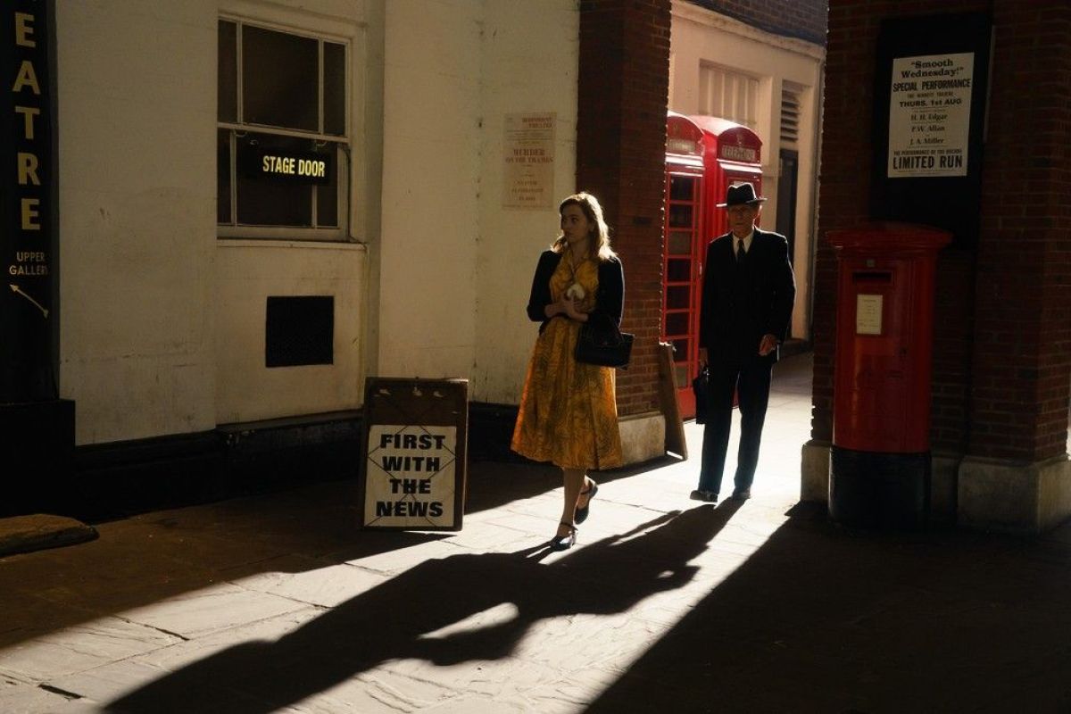 Crítica de "Vivir": una adaptación ingeniosa que reflexiona sobre la vida y la burocracia en la sociedad moderna