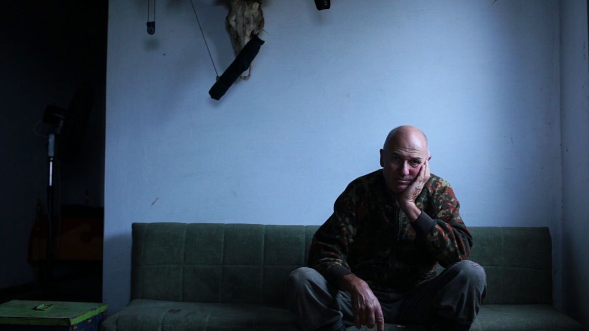 Crítica de "La espera", Ingrid Valencic y Celeste Contratti retratan la rutina solitaria de un cazador