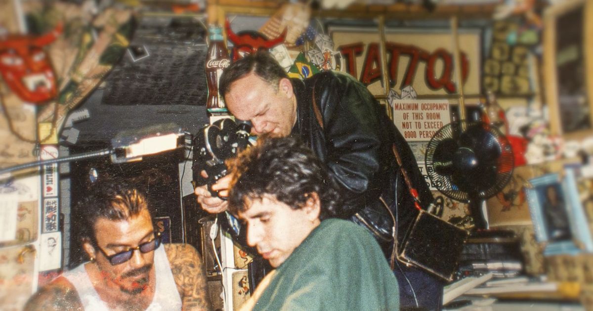 Crítica de "Scab Vendor", un retrato en primera persona de Jonathan Shaw, el icónico tatuador de las estrellas