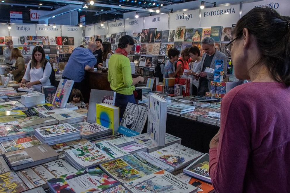 Recomendaciones literarias en la 47 Feria del Libro de Buenos Aires: clásicos, detectives y mitología femenina