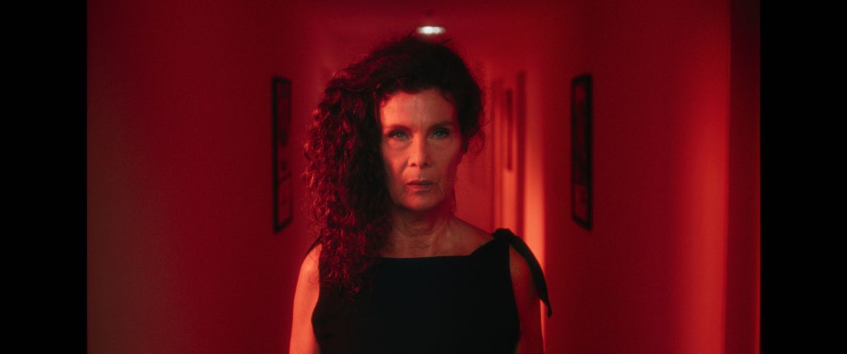 Crítica de “La sudestada”, Katja Alemann y Juan Carrasco en una película difícil de catalogar