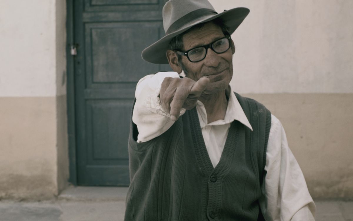 Crítica de “El despenador”, el viaje introspectivo de Miguel Kohan por el norte argentino