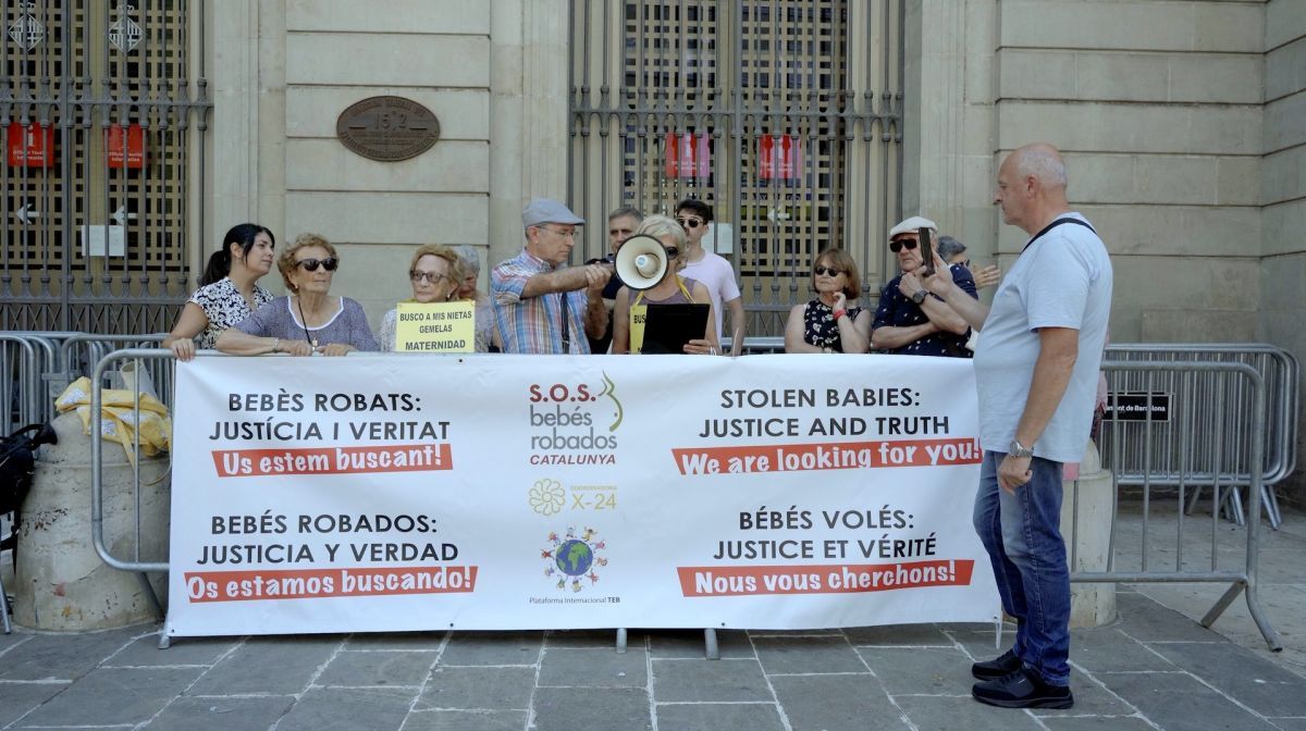 Crítica de “Cómo decirte que te quiero”, sobre los bebés robados por el franquismo