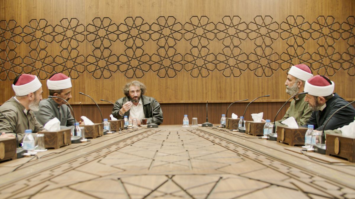 Crítica de “Conspiración divina”, intenso thriller político ambientado en El Cairo